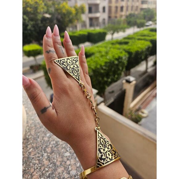 Arabic Architecture Hand Chain – Handmade Brass Ring & Bracelet Set from Egypt - Picture 3 of 4